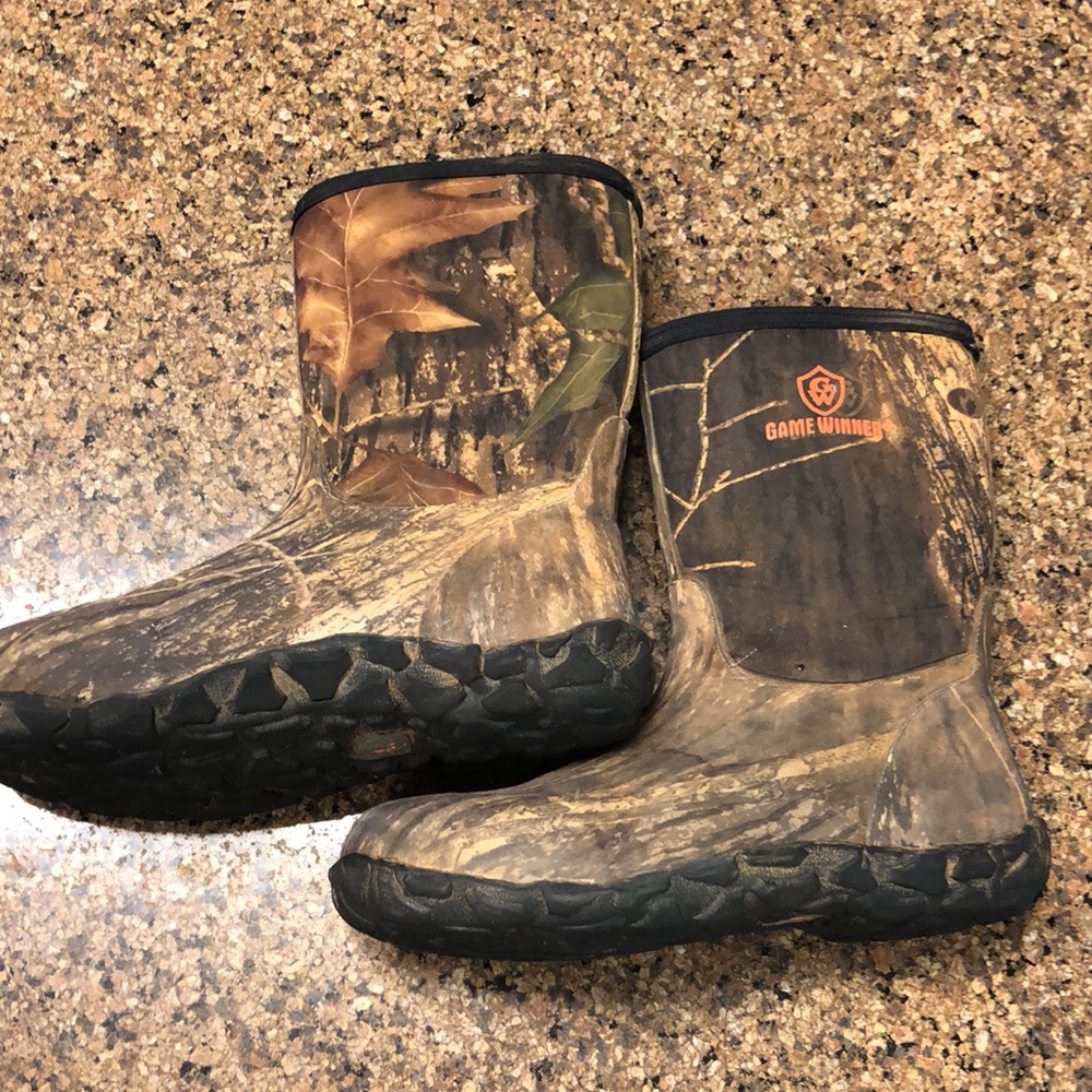 Magellan youth size 6 hunting boots
